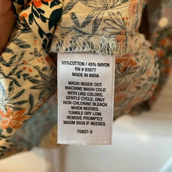 NWOT St. John’s Bay Floral Button Down Long Sleeve Ruffle Front Size Medium Top - Picture 10 of 11